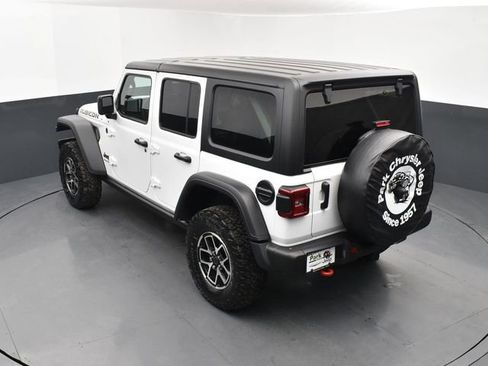 Used 2024 Jeep Wrangler Unlimited Rubicon w/ Capability Package AWD/4WD image 17