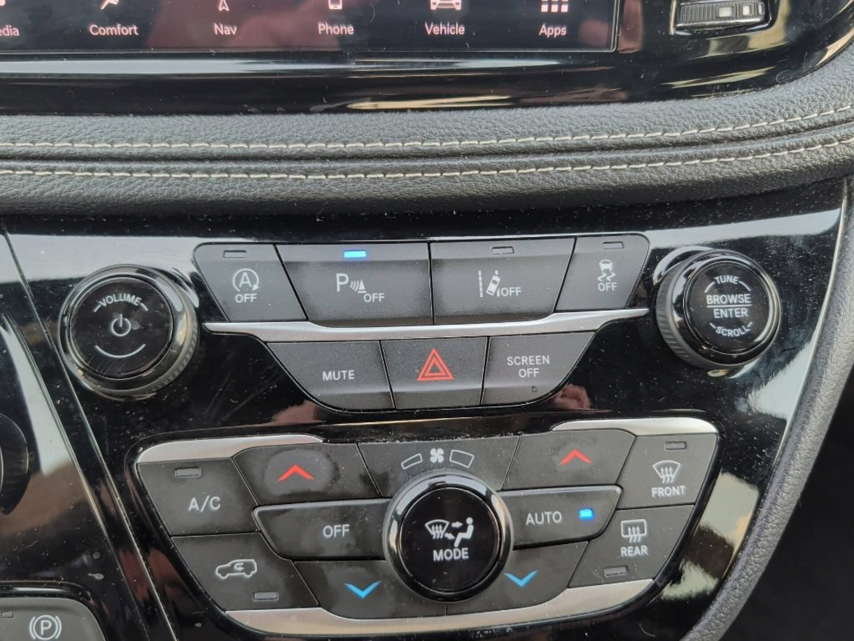 Used 2025 Chrysler Pacifica Limited FWD image 25