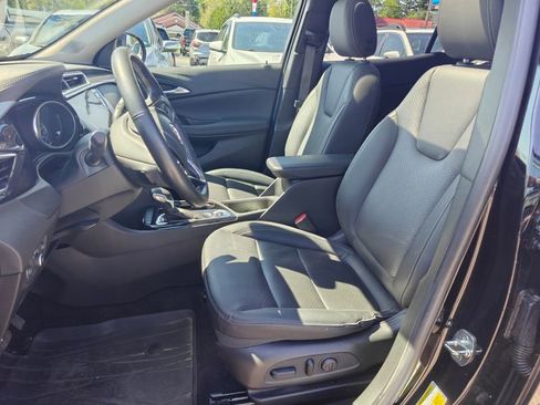 Used 2022 Buick Encore GX Essence w/ Experience Buick Package AWD/4WD image 9
