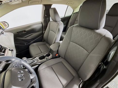 Certified 2025 Toyota Corolla LE image 5
