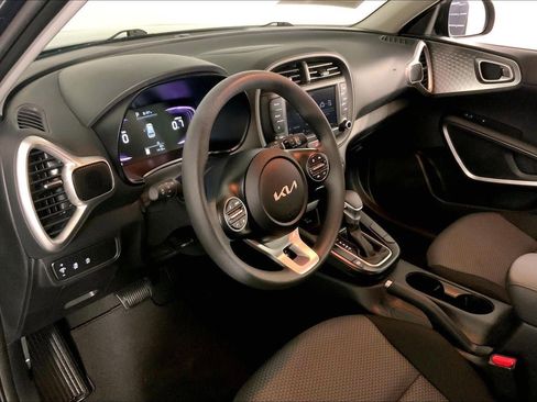Certified 2025 Kia Soul LX w/ LX Technology Package FWD image 14