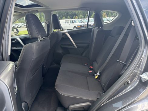 Used 2017 Toyota RAV4 XLE FWD image 30