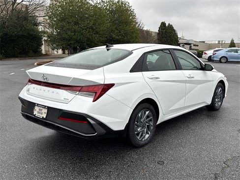 New 2026 Hyundai Elantra Blue image 7