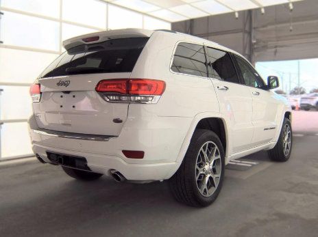 Used 2019 Jeep Grand Cherokee Overland AWD/4WD image 4