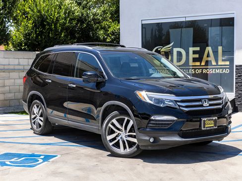 Used 2017 Honda Pilot Touring image 2