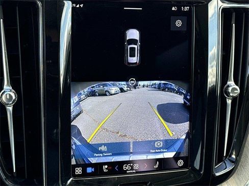 Used 2022 Volvo XC60 B6 Inscription w/ Advanced Package image 21