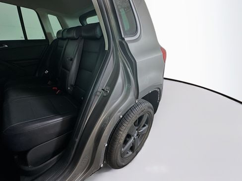 Used 2010 Volkswagen Tiguan S FWD image 24