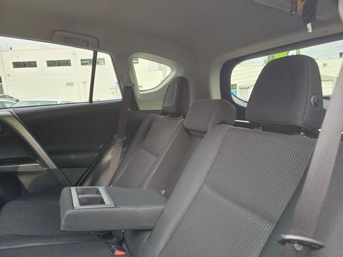 Used 2018 Toyota RAV4 LE w/ All Weather Liner Package AWD/4WD image 20