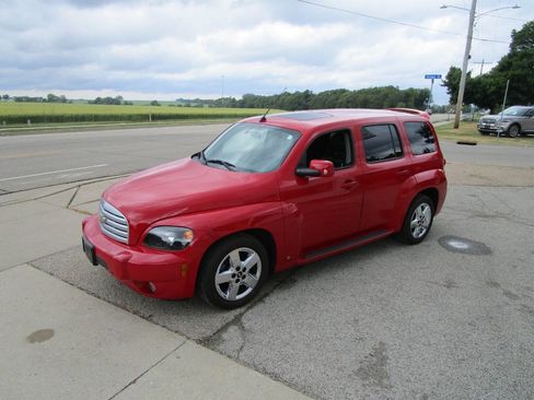 Used 2009 Chevrolet HHR LT FWD image 1