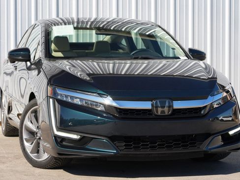 Used 2018 Honda Clarity Touring image 2