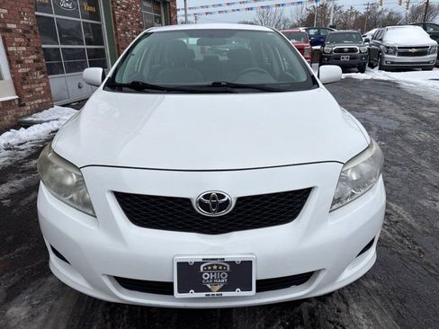 Used 2010 Toyota Corolla LE image 2