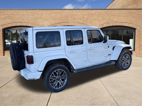 Used 2023 Jeep Wrangler Unlimited Sahara image 10