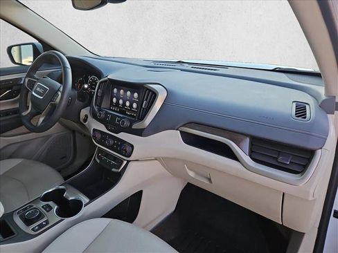 Used 2024 GMC Terrain Denali w/ Denali Premium Package image 24