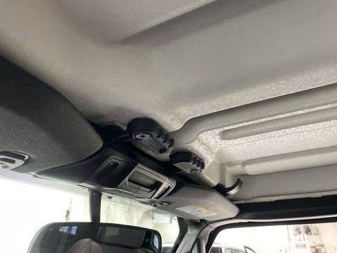 Used 2025 Jeep Gladiator Sport image 22