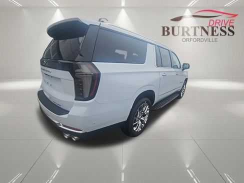New 2026 Chevrolet Suburban Premier w/ Sun And Tow Package AWD/4WD image 7