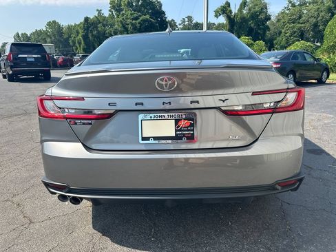 Used 2025 Toyota Camry SE w/ Convenience Package FWD image 7