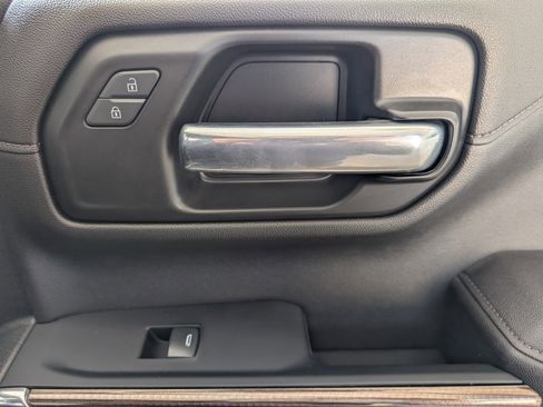 Used 2021 Chevrolet Silverado 1500 LT image 21