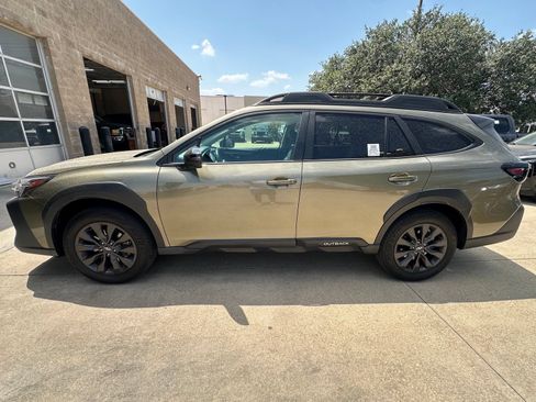Used 2025 Subaru Outback Onyx Edition AWD/4WD image 6