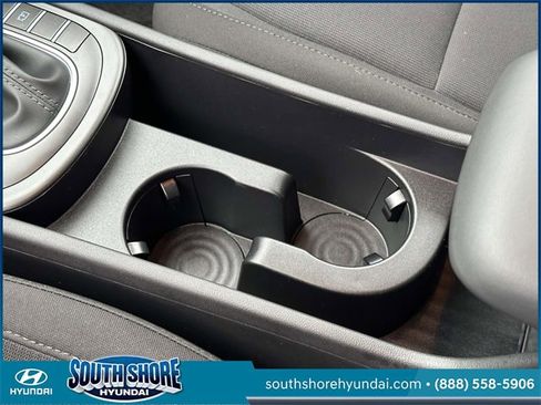 Certified 2025 Hyundai Kona SE image 33