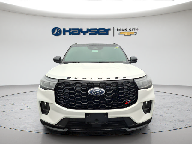 Used 2025 Ford Explorer ST AWD/4WD image 2