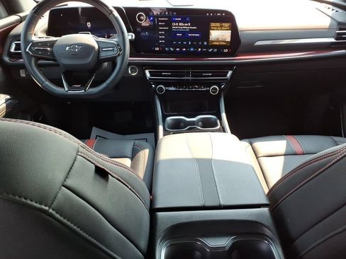Used 2025 Chevrolet Traverse RS w/ LPO, Floor Liner Package AWD/4WD image 17