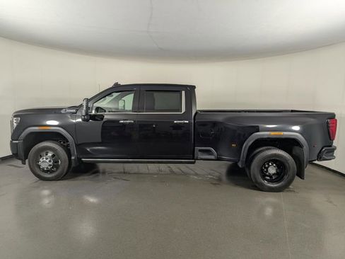 Used 2025 GMC Sierra 3500 Denali Ultimate AWD/4WD image 5