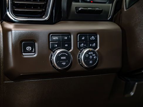 Used 2025 GMC Sierra 2500 Denali w/ Denali Reserve Package image 21