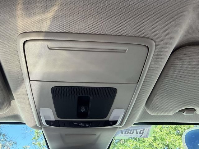 Certified 2024 Chevrolet Trax RS w/ Sunroof Package FWD image 33