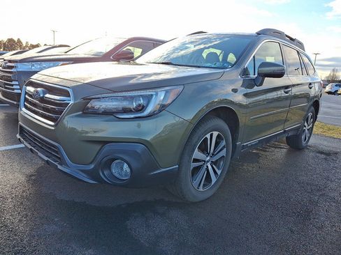 Used 2018 Subaru Outback 2.5i Limited image 3