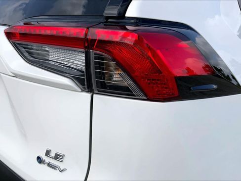 Used 2025 Toyota RAV4 LE AWD/4WD image 30