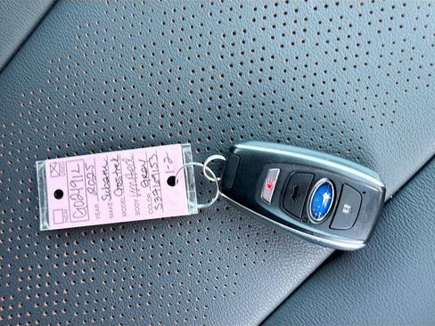 Certified 2025 Subaru Crosstrek 2.5i Limited w/ Crosstrek Mirror Package image 41