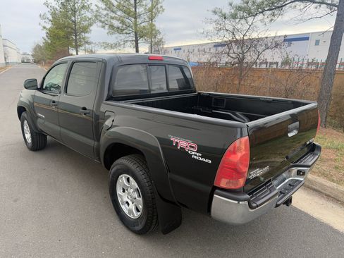 Used 2010 Toyota Tacoma 4x4 Double Cab image 3