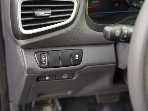 Used 2018 Hyundai Ioniq Blue image 17