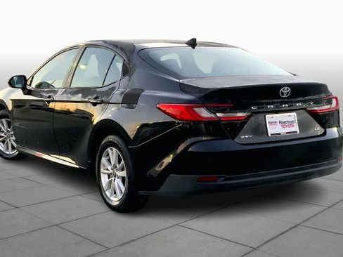 Used 2025 Toyota Camry LE image 12