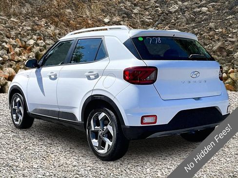 Used 2023 Hyundai Venue SEL w/ Cargo Package FWD image 10