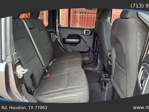 Used 2018 Jeep Wrangler Unlimited Sport S AWD/4WD image 34