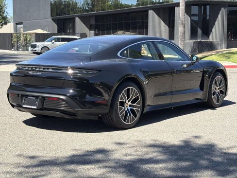 Used 2022 Porsche Taycan 4S image 6