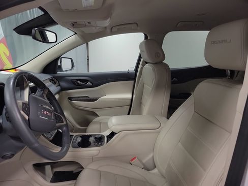 Used 2023 GMC Acadia Denali AWD/4WD image 12