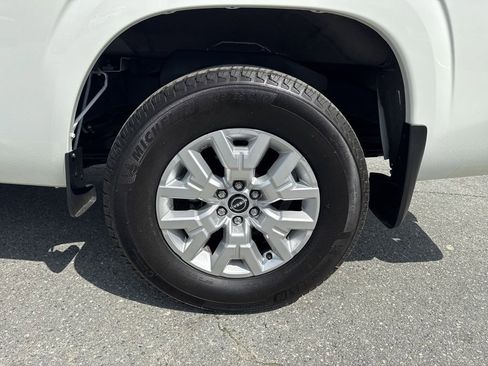 Used 2024 Nissan Frontier SV w/ SV Convenience Package RWD image 27