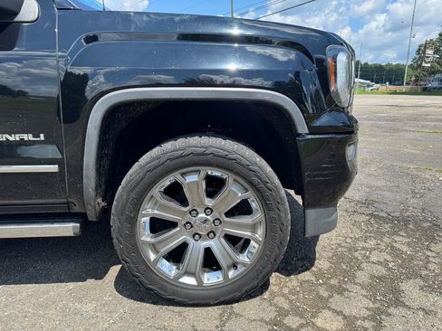 Used 2018 GMC Sierra 1500 Denali w/ Denali Ultimate Package AWD/4WD image 7