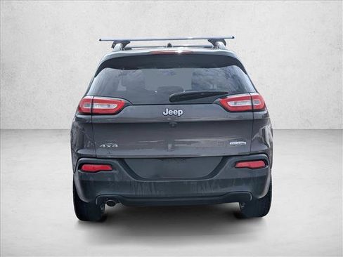 Used 2016 Jeep Cherokee Latitude w/ Cold Weather Group image 4