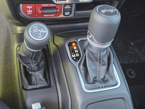 New 2026 Jeep Wrangler Unlimited Rubicon image 18