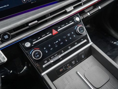 Certified 2024 Hyundai Santa Fe Limited image 20