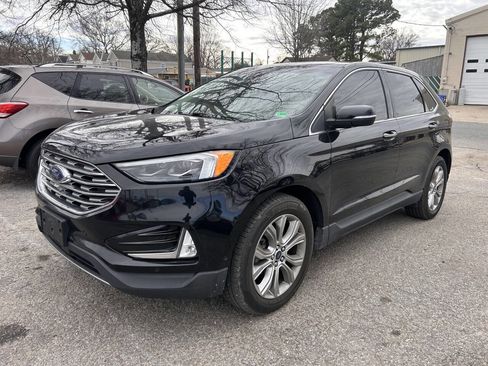 Used 2019 Ford Edge Titanium w/ Equipment Group 301A image 3