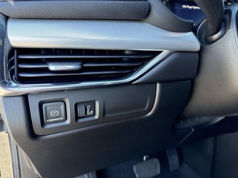 Used 2021 Cadillac XT4 Premium Luxury w/ Enhanced Visibility Package image 31