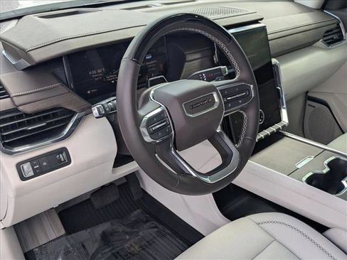 Used 2026 GMC Acadia Denali w/ Super Cruise Package FWD image 10