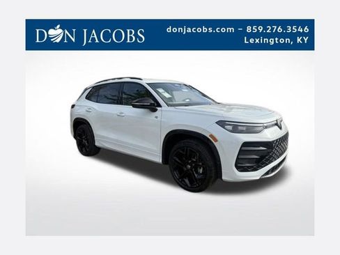 New 2026 Volkswagen Tiguan SE R-Line image 1