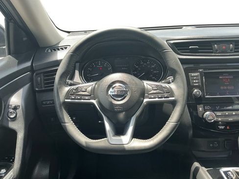 Used 2018 Nissan Rogue SV FWD image 18