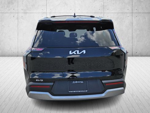 New 2026 Kia EV9 Wind image 5