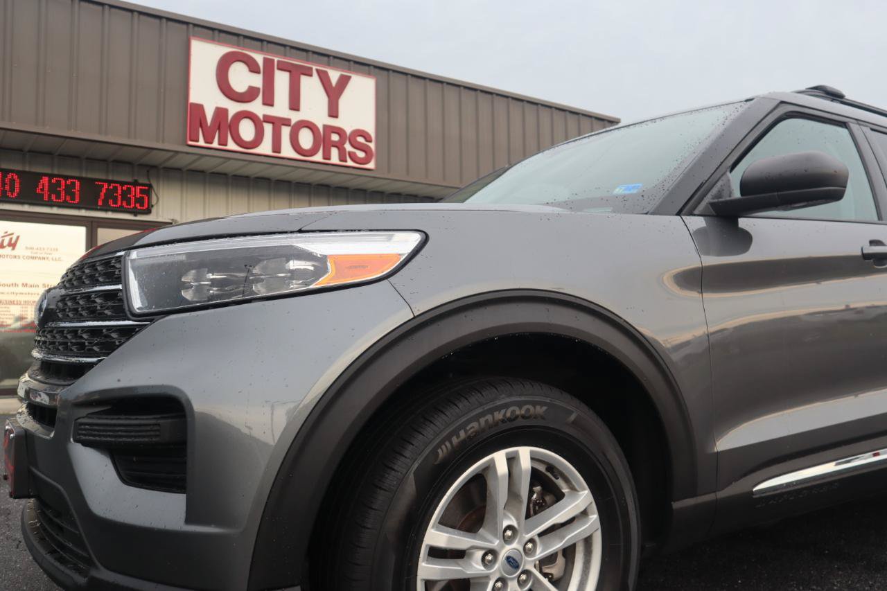 Used 2023 Ford Explorer XLT AWD/4WD image 24